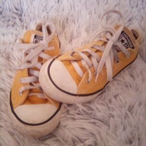 Girls size 1   Yellow All Star Converse Shoes